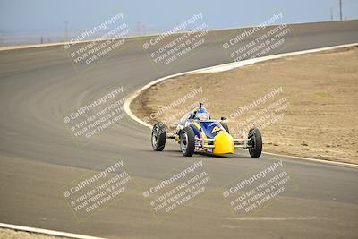 media/Jan-26-2025-CalClub SCCA (Sun) [[cfcea7df88]]/Group 7/Race/